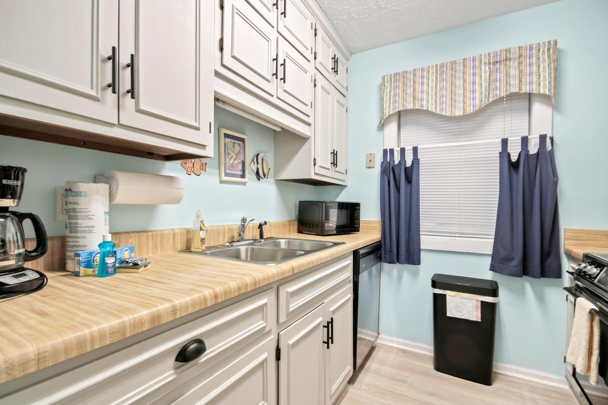 Family Room with Mountain View,1510304164:JPEG